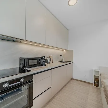 Appartamento Pri Letisku,spojenie Do Centra Bratislava